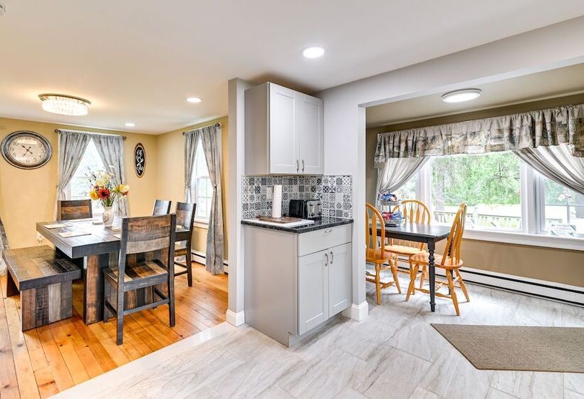 Charming East Durham Home   2 Mi To Water Park