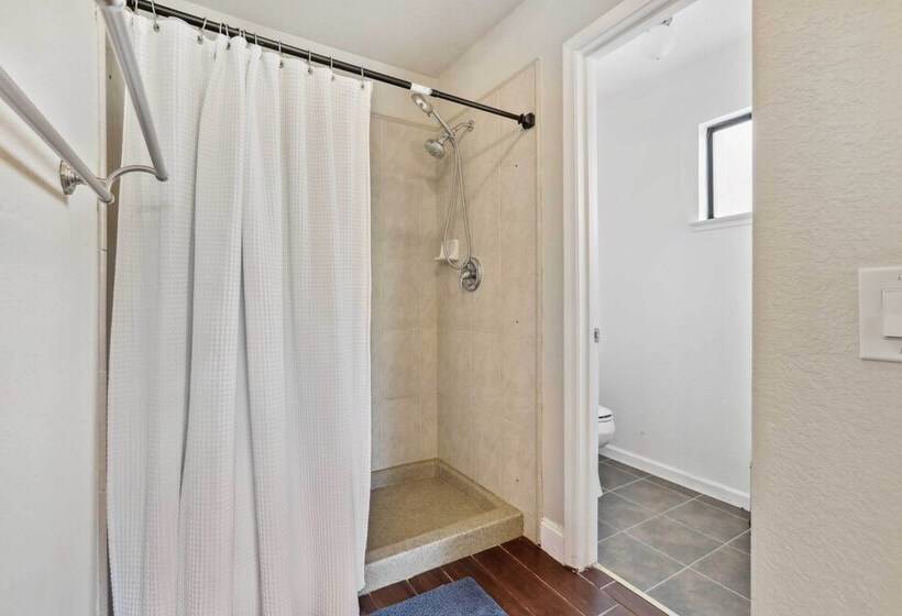 Charming Elk Grove Home   15 Mi To Sacramento!