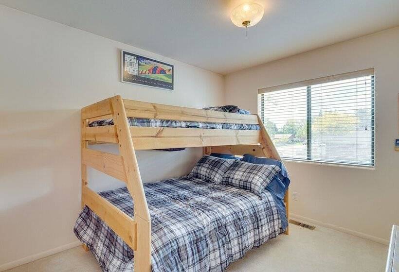 Charming Elko Home W/ Pool Table!