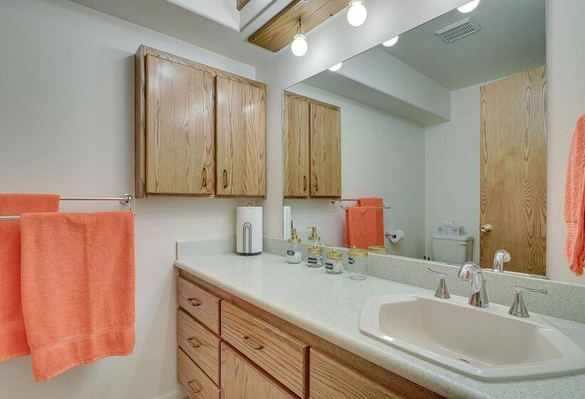 Charming Elko Home W/ Pool Table!