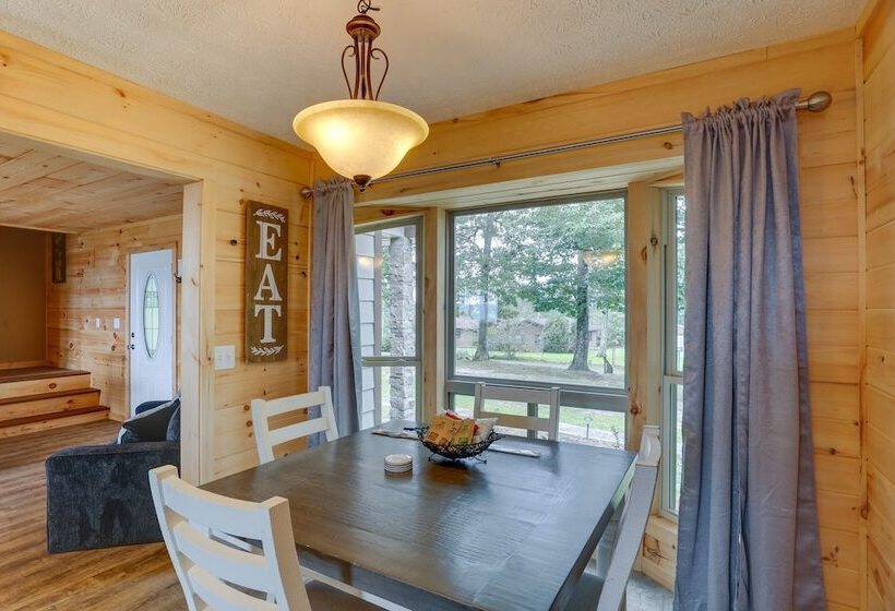 Mtn View Gem: Flat Rock Retreat W/ Deck & Grill!