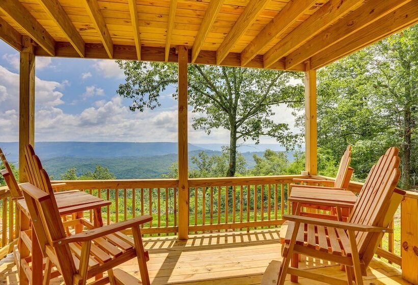 Mtn View Gem: Flat Rock Retreat W/ Deck & Grill!