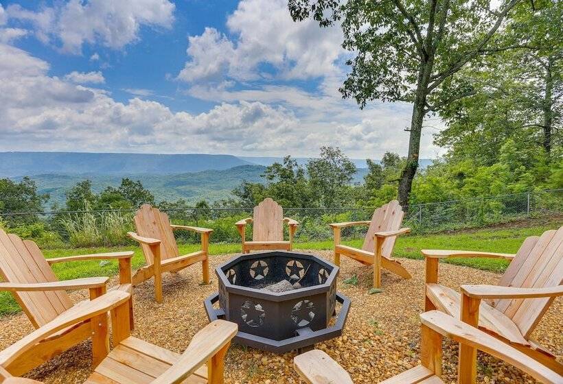 Mtn View Gem: Flat Rock Retreat W/ Deck & Grill!