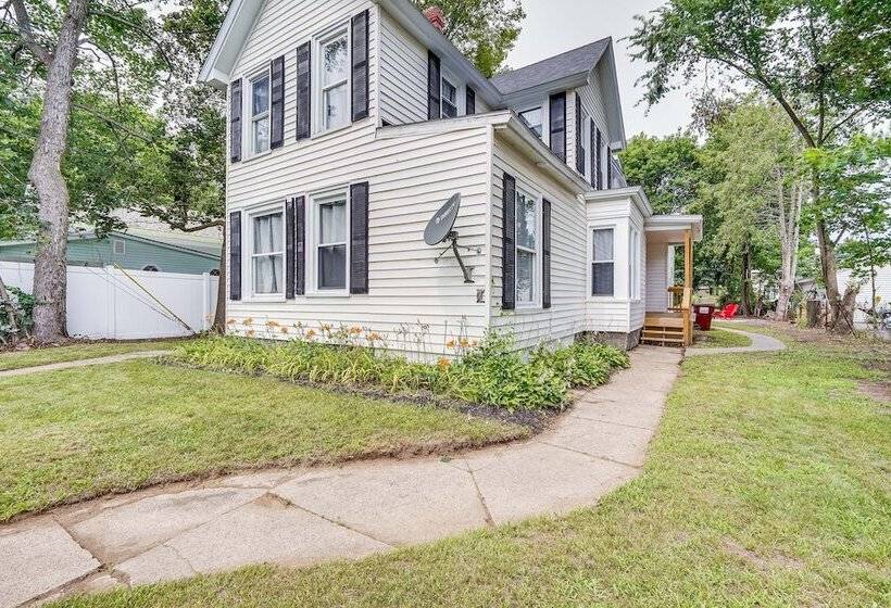 Charming Glens Falls Retreat Near Downtown!