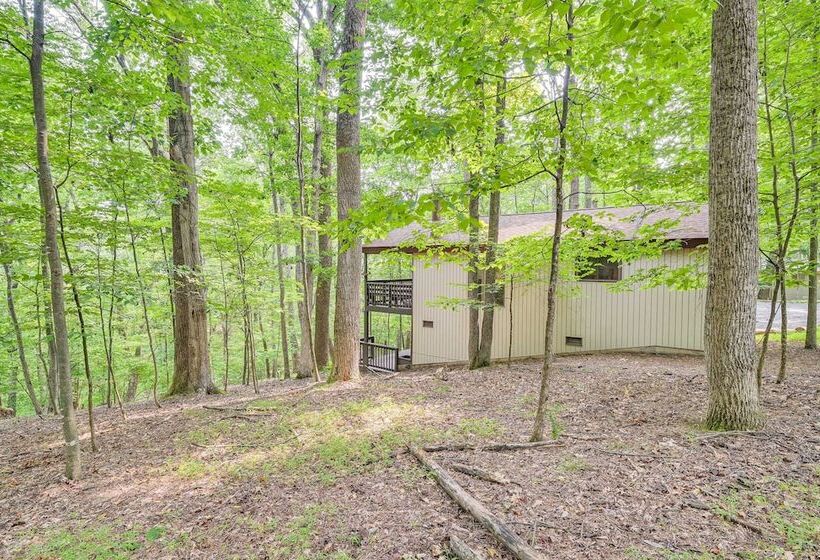 Charming Hedgesville Retreat W/ Deck + Fireplace!