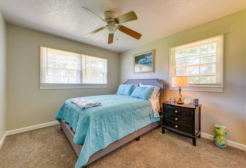 Charming Jonesville Home W/ Grill   Near Wineries!