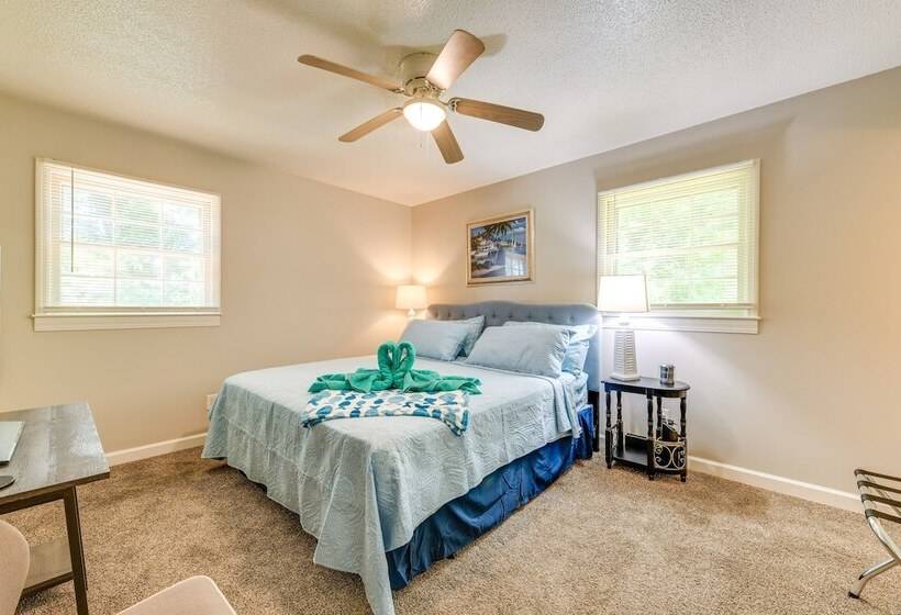 Charming Jonesville Home W/ Grill   Near Wineries!