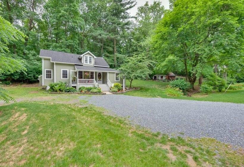 Charming Manheim Cottage W/ On Site Animal Viewing