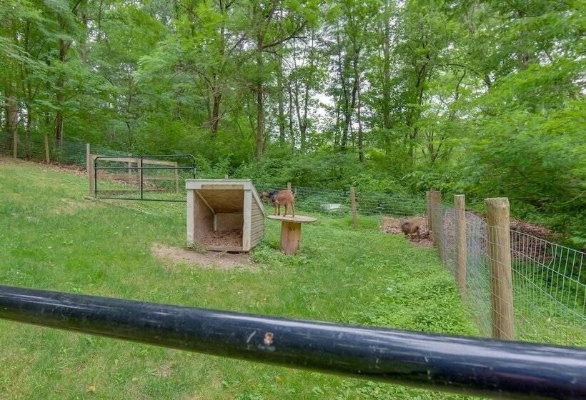 Charming Manheim Cottage W/ On Site Animal Viewing