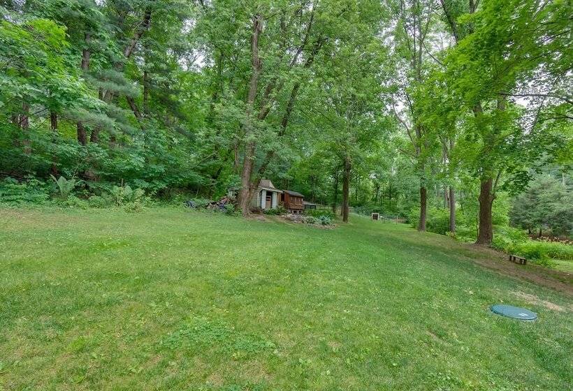 Charming Manheim Cottage W/ On Site Animal Viewing