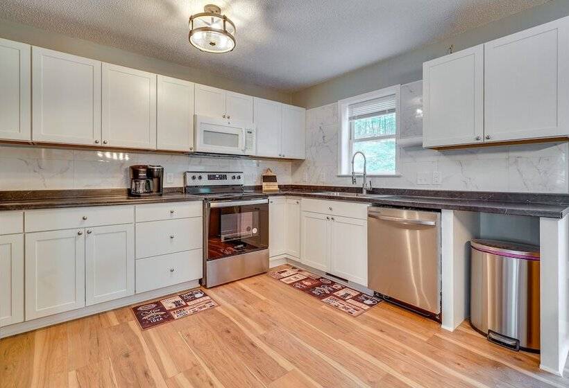 Outdoor Entertainment Areas: Family Ohio Getaway