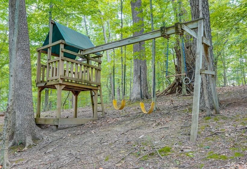 Outdoor Entertainment Areas: Family Ohio Getaway