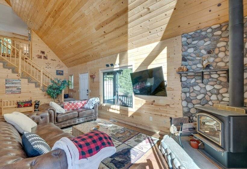 Hike, Ski & Unwind: Cabin W/ Hot Tub In Pioneer!