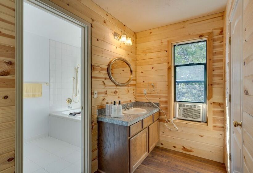 Hike, Ski & Unwind: Cabin W/ Hot Tub In Pioneer!