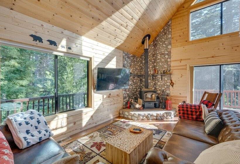 Hike, Ski & Unwind: Cabin W/ Hot Tub In Pioneer!