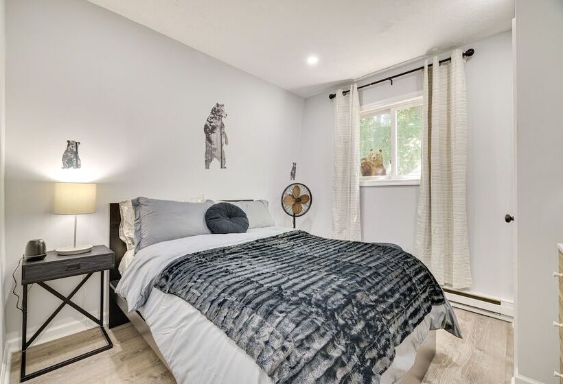 Community Perks: Family Poconos Home W/ Deck!