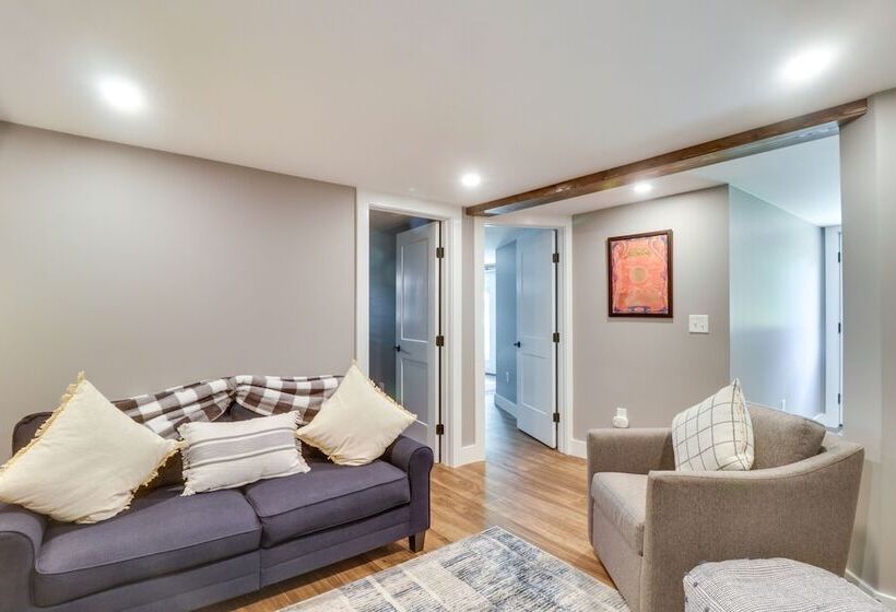 Charming Retreat In Charlottesville W/ Deck!