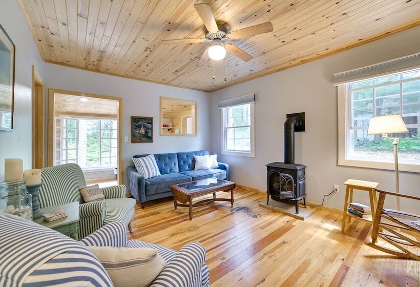 Enchanted Lake Huron Cottage W/ Beach Access!