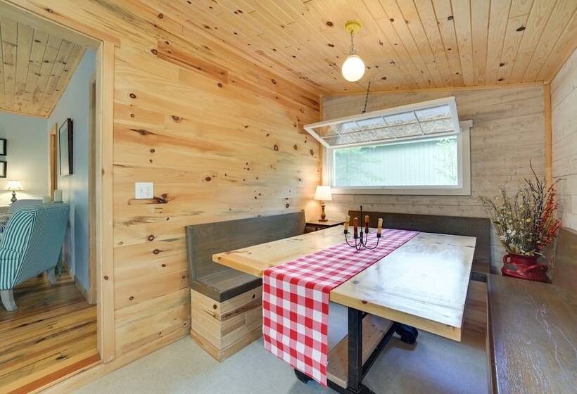 Enchanted Lake Huron Cottage W/ Beach Access!