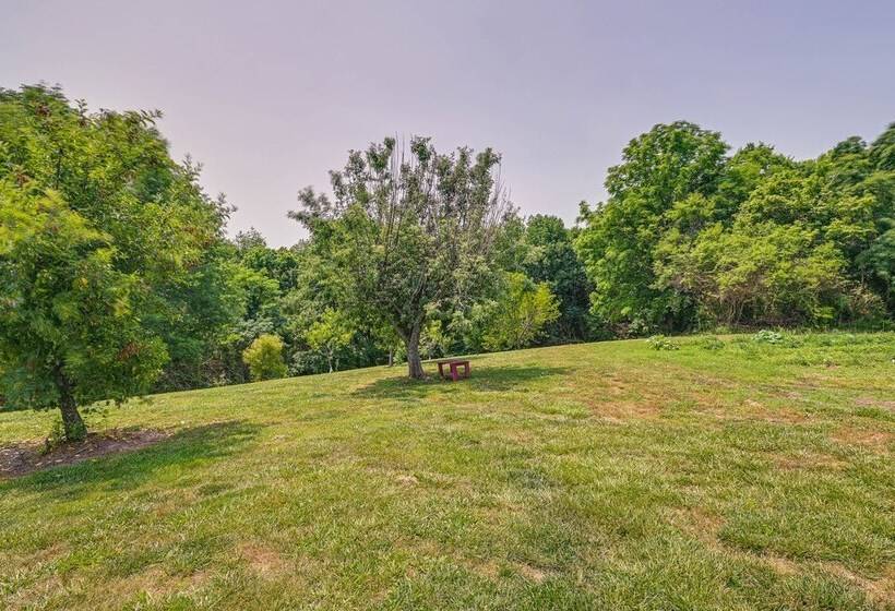 Charming Smiths Grove Home Near Cave Tours!