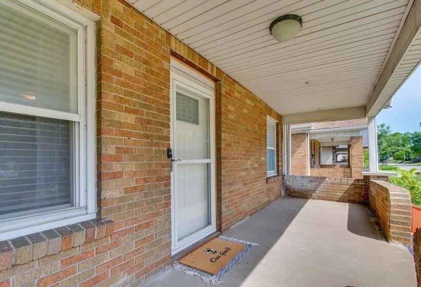 Charming Springfield Home: 2 Mi To Downtown