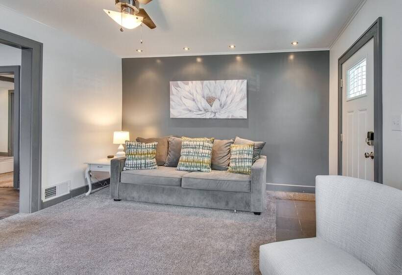 Charming Springfield Home: 2 Mi To Downtown
