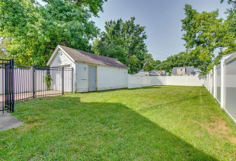 Charming Springfield Home: 2 Mi To Downtown