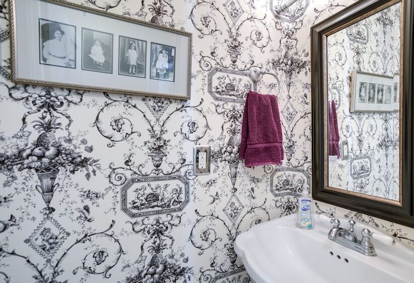 Charming St Petersburg Bungalow 2 Mi To Downtown!