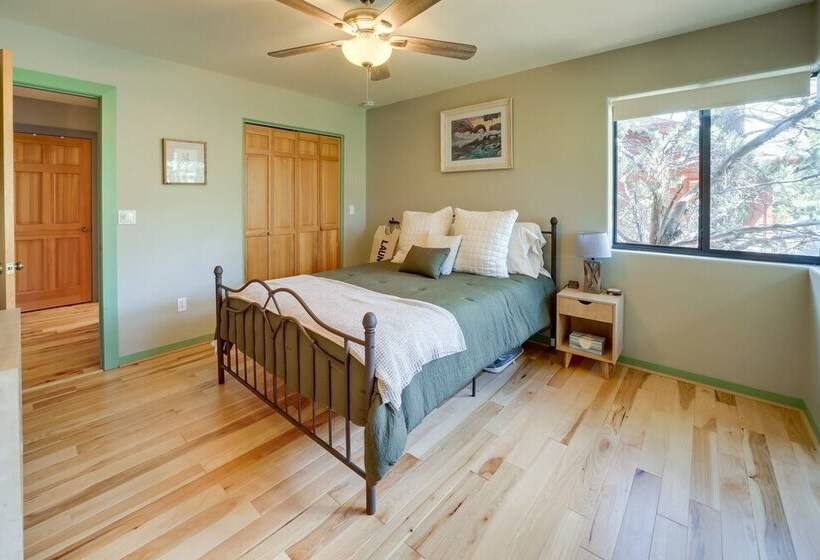 Hot Tub, Fire Pit & Deck: Chic Arizona Retreat