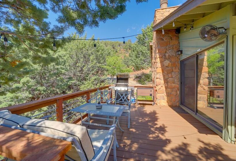 Hot Tub, Fire Pit & Deck: Chic Arizona Retreat