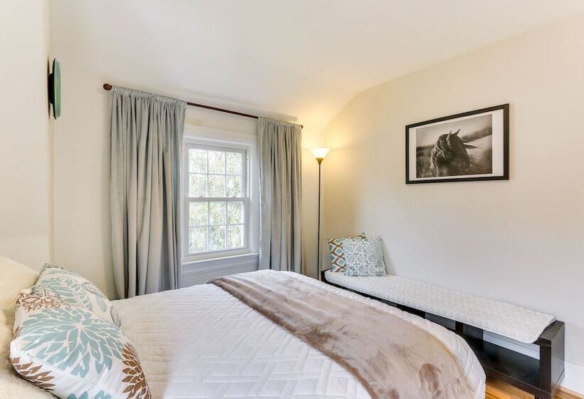 Chic Front Royal Retreat Near Shenandoah River!