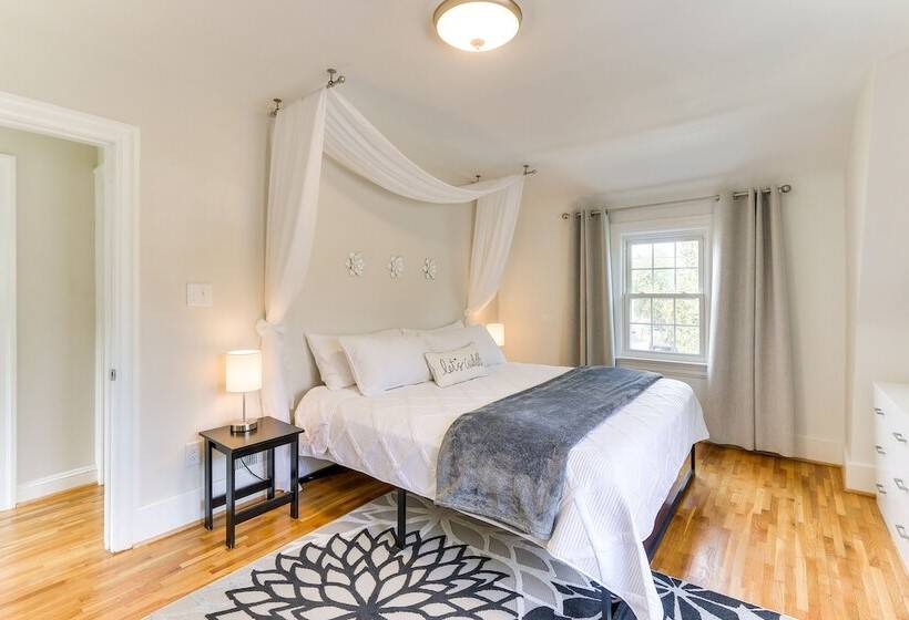 Chic Front Royal Retreat Near Shenandoah River!