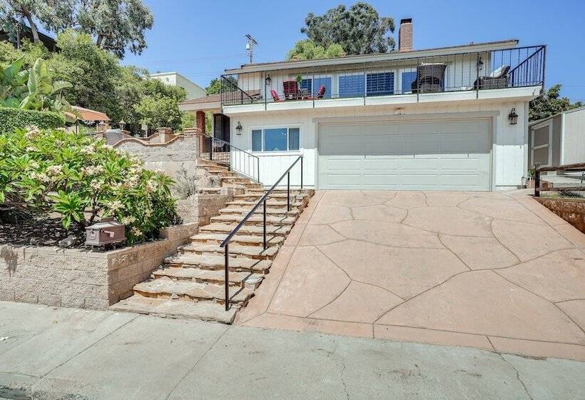 Chic Santa Paula Home W/ Mountain & City Views!