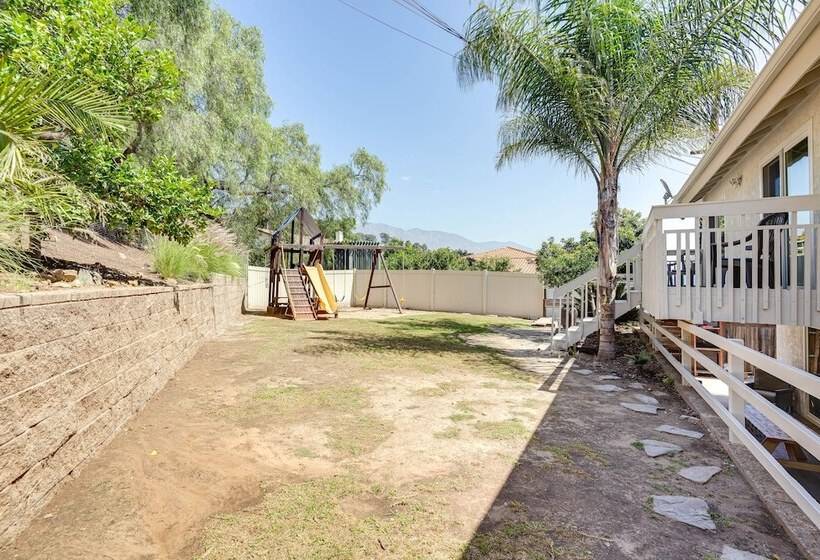 Chic Santa Paula Home W/ Mountain & City Views!