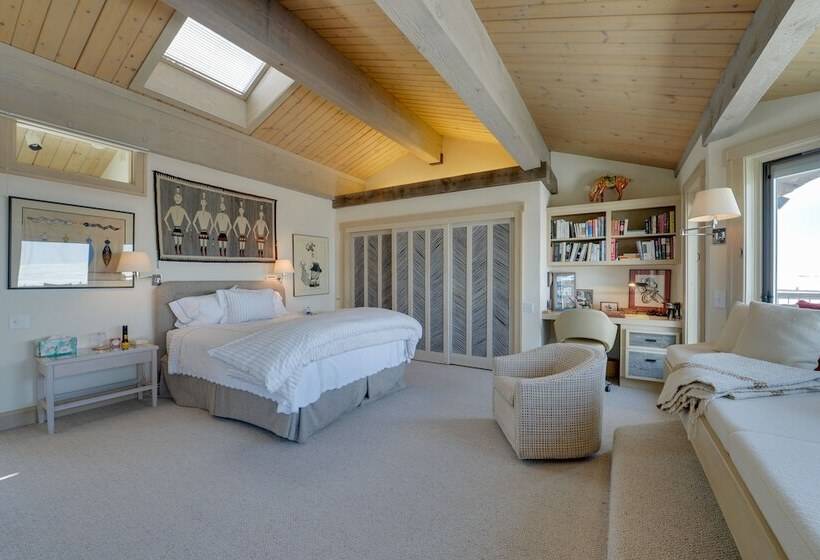 Cora Home W/ Mountain Views   Fishing On Site!