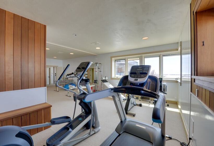 Cora Home W/ Mountain Views   Fishing On Site!