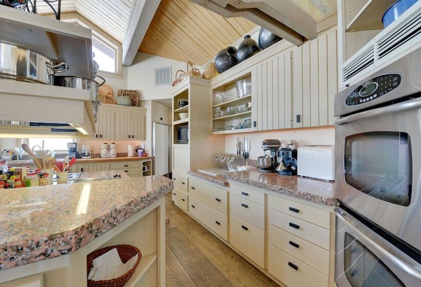 Cora Home W/ Mountain Views   Fishing On Site!