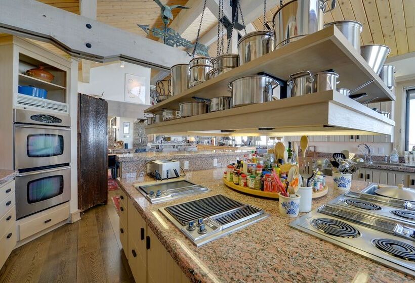 Cora Home W/ Mountain Views   Fishing On Site!