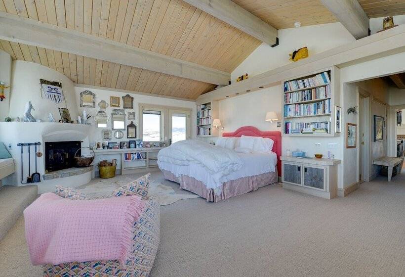 Cora Home W/ Mountain Views   Fishing On Site!