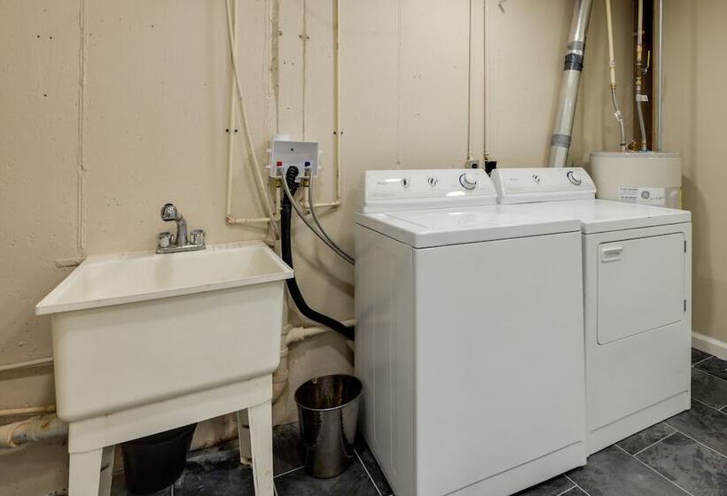 Cozy Brookville Home W/ Fire Pit & Deck!