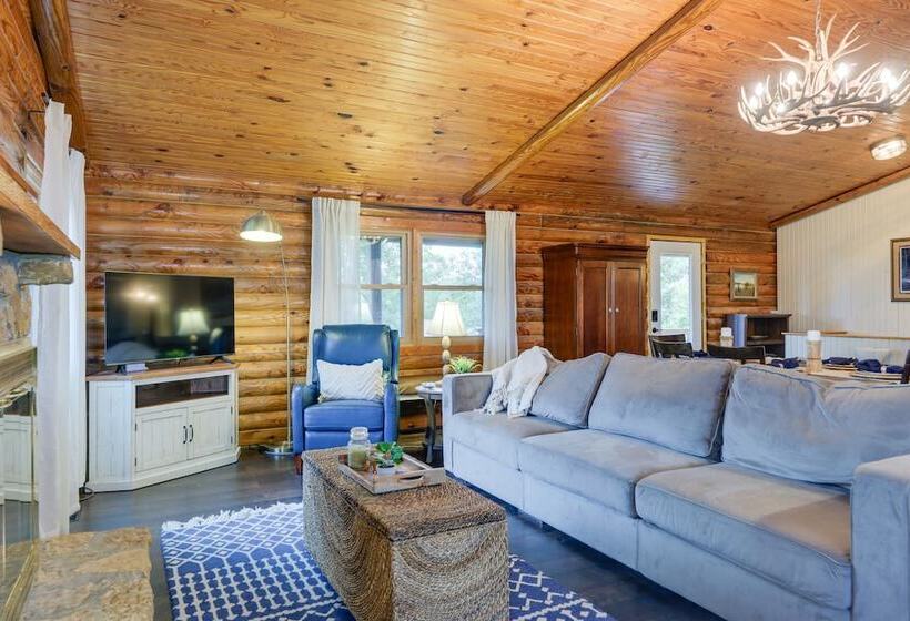 Cozy Brookville Home W/ Fire Pit & Deck!