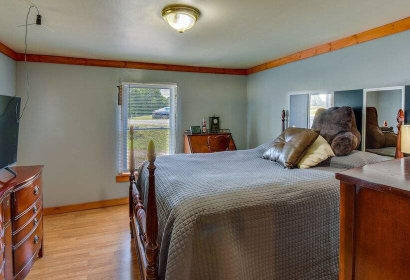 Cozy Cabin Near Lake Hartwell & Clemson University