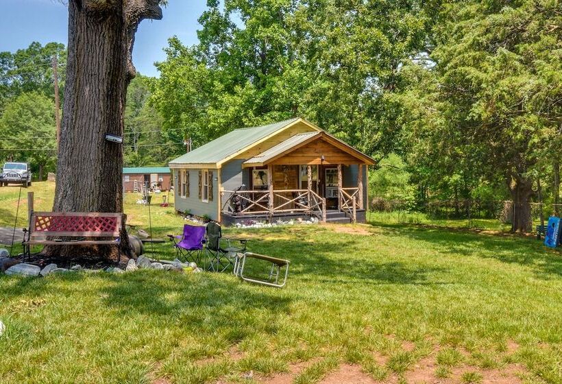 Cozy Cabin Near Lake Hartwell & Clemson University