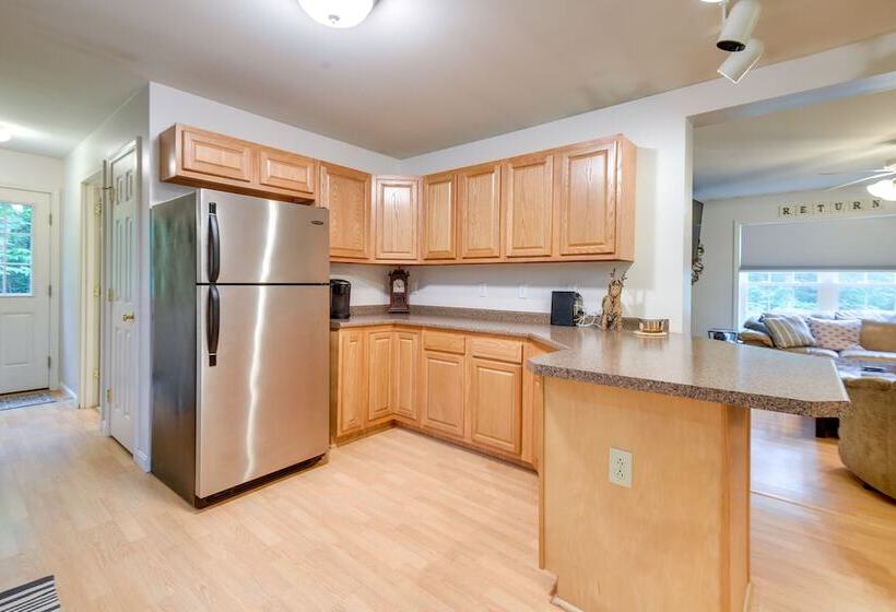 Cozy Campton Home: 10 Mi To Tenney Mountain Resort