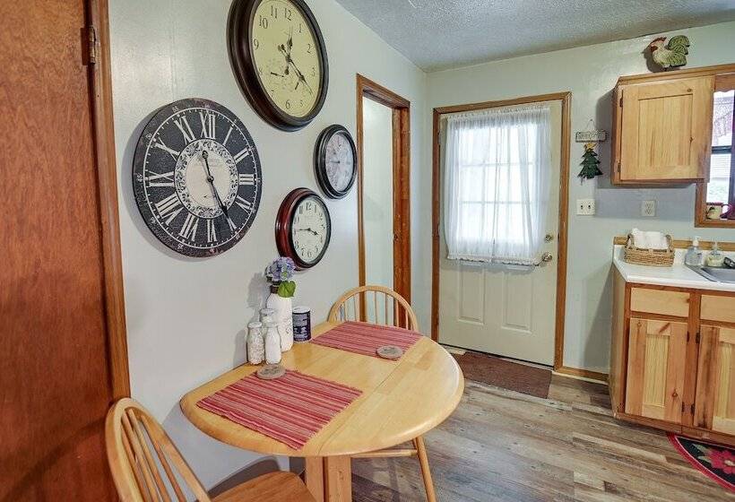 Cozy Country Cabin 4 Mi To Cave Run Lake!