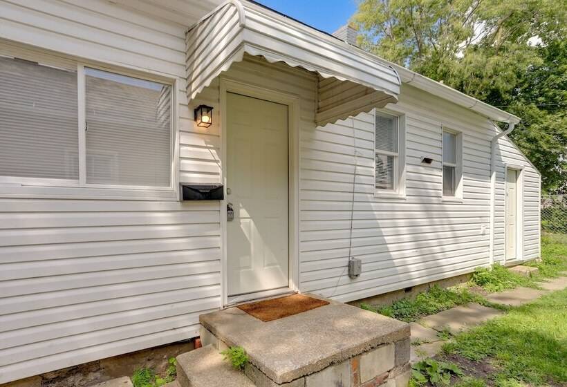 Cozy Downtown Sandusky Gem   1 Mi To Lake Erie!