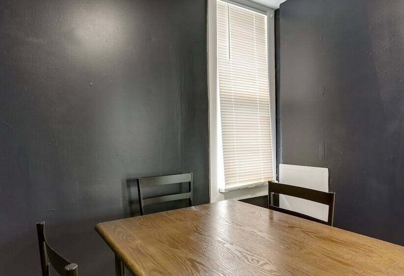 Cozy Downtown Sandusky Gem   1 Mi To Lake Erie!