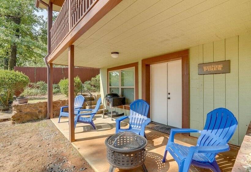 Cozy East Texas Retreat Near Lake O The Pines!