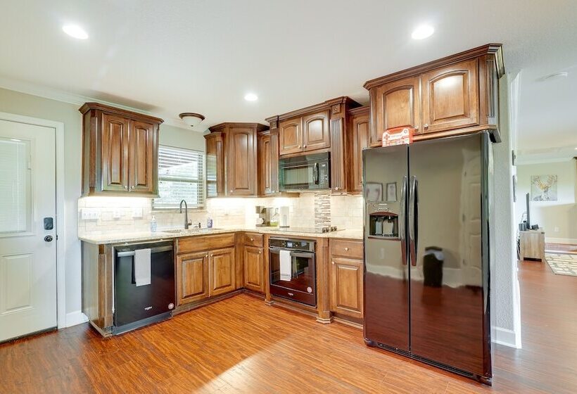 Cozy East Texas Retreat Near Lake O The Pines!