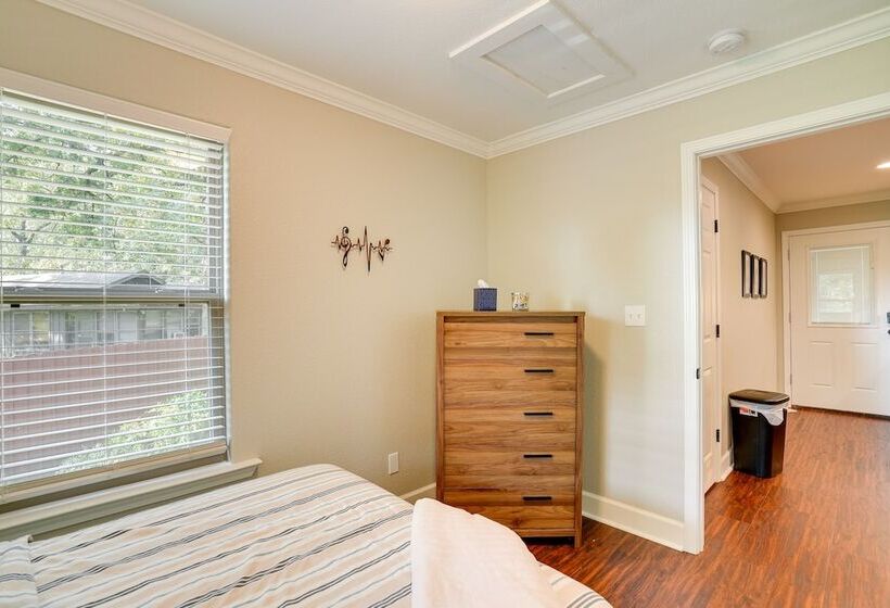 Cozy East Texas Retreat Near Lake O The Pines!